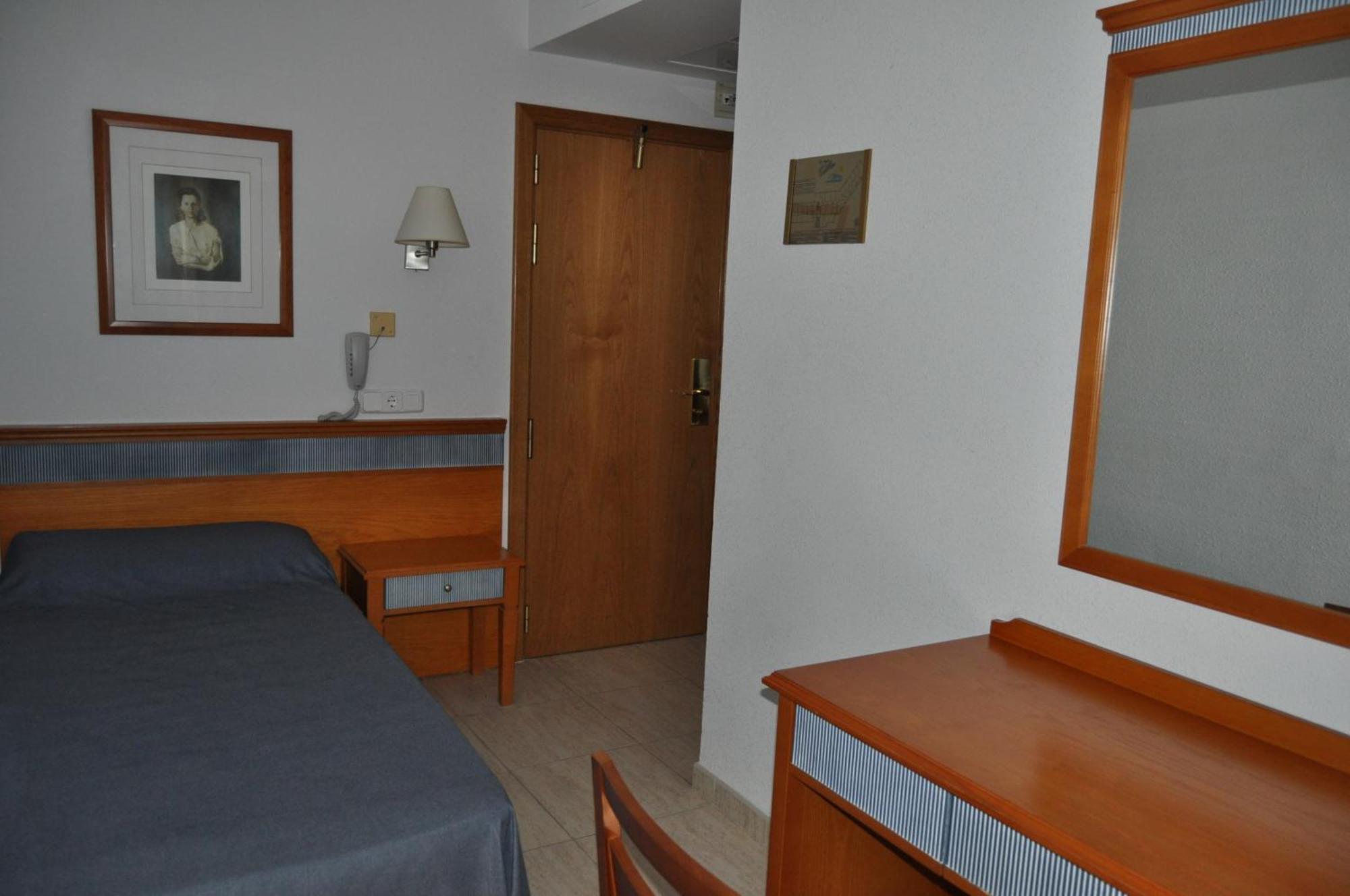 Hotel Casablanca Santa Ponsa Quarto foto