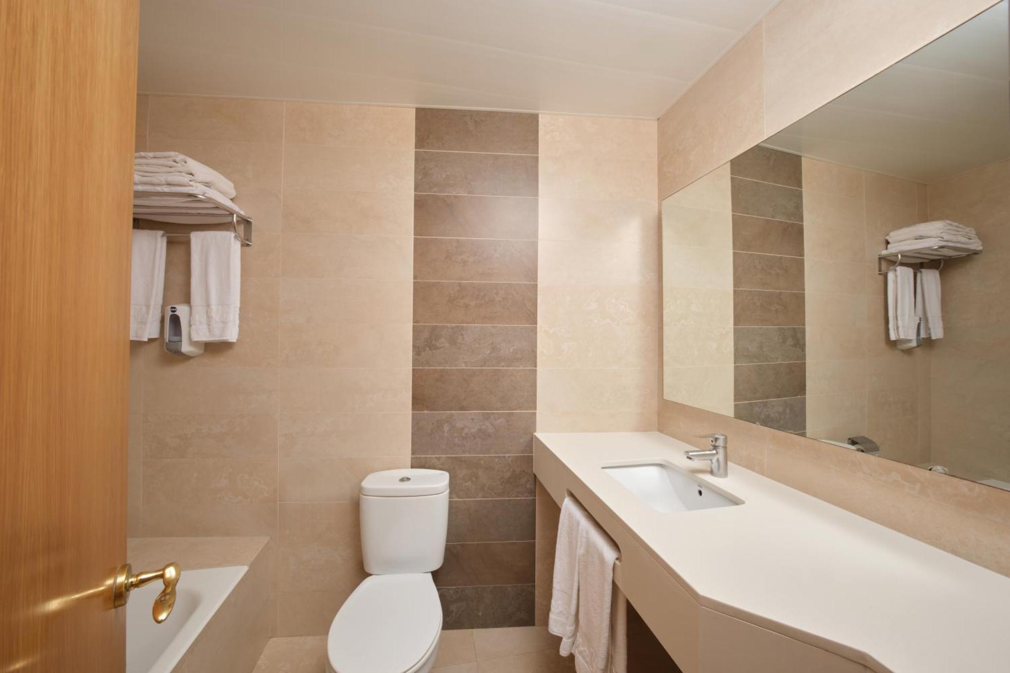 Hotel Casablanca Santa Ponsa Quarto foto